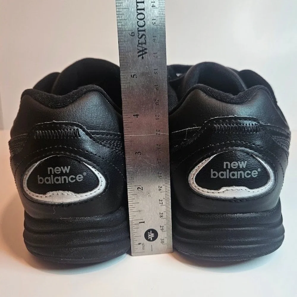 New Balance 577 Mens Walking Shoes Black Leather Hook Loop MW577VK 11 2E Wide